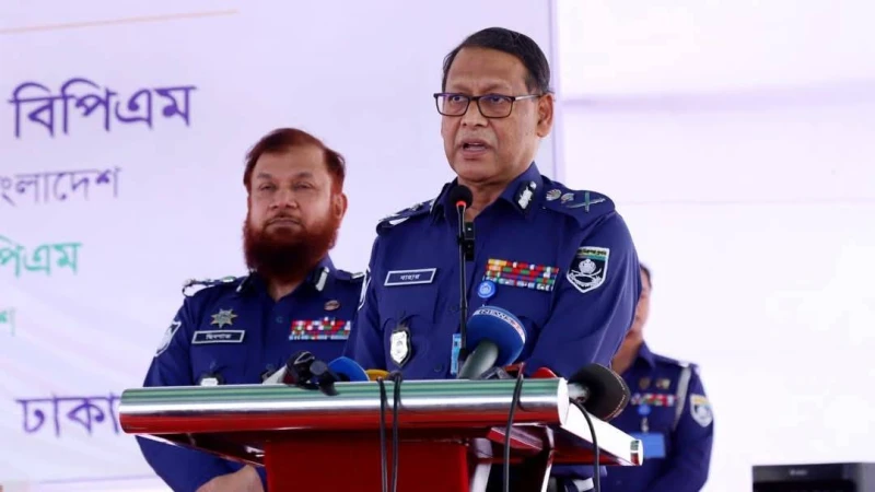 দাবি আদায়ের নামে কেউ রাস্তা অবরোধ করলে কঠোর ব্যবস্থা : আইজিপি