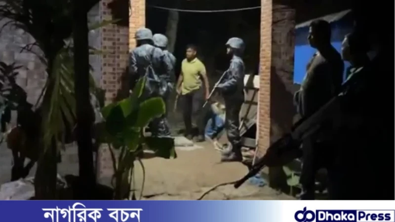 খুলনায় মধ্যরাতে যৌথ বাহিনী ও সন্ত্রাসীদের মধ্যে গোলাগুলি, আহত কয়েকজন