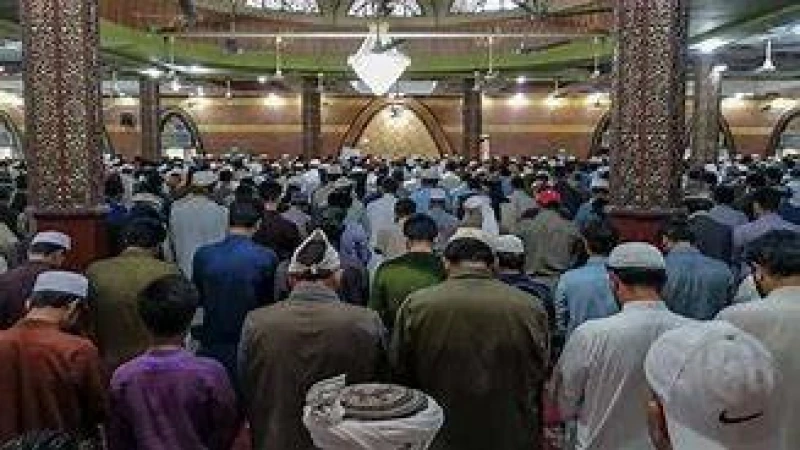 মসজিদে নামাজ বন্ধ করতে  গিয়ে করলেন ইসলাম গ্রহণ