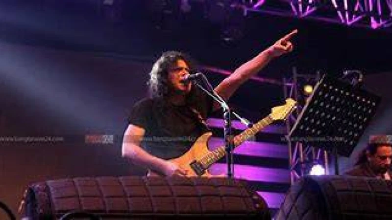 মঞ্চ মাতালেন জেমস যুক্তরাষ্ট্রের নিউইয়র্ক