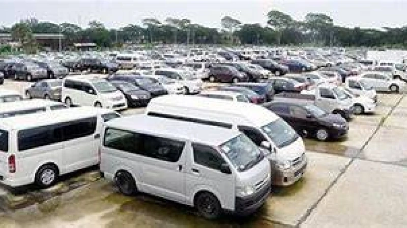 ৬ মাসে পুরোনো গাড়ি আমদানি তিন-চতুর্থাংশ কমেছে ডলার–সংকটে