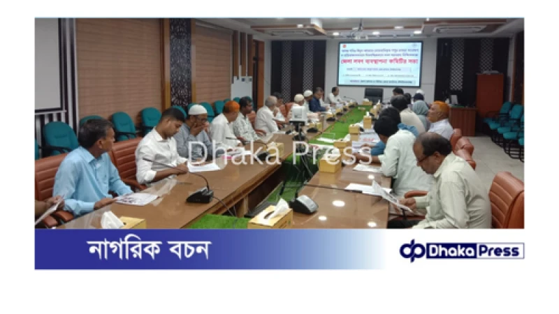 চাঁপাইনবাবগঞ্জে লবণ ও চামড়া ব্যবসায়িদের সাথে ডিসি’র মতবিনিময়