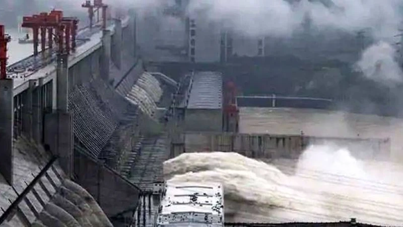 ইউক্রেনের বিশাল বাঁধ ধ্বংস রাশিয়ার বিস্ফোরণে