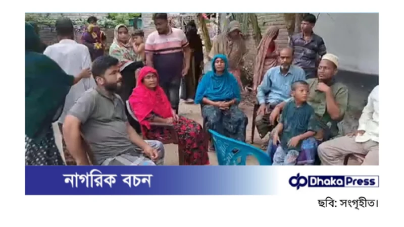 অ্যাম্বুলেন্সে লাশ রেখেও রেহাই মেলেনি, বাঁশ ফেলে ডাকাতি — মুখের কাপড় সরিয়ে দেখল ডাকাতরা