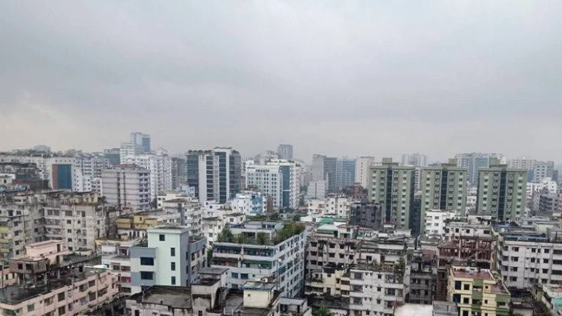 রাজধানীতে মেঘলা আকাশ, বৃষ্টি গুঁড়ি গুঁড়ি