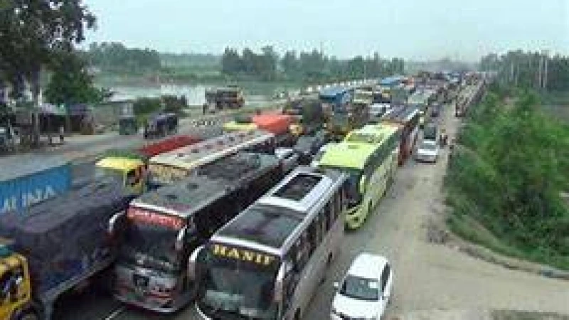 ১৪ কিলোমিটার যানজট বঙ্গবন্ধু সেতু‌ পূর্ব এলাকায়