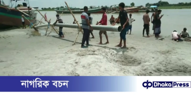 নাটোরের লালপুরে পদ্মা নদীর তীরে অবৈধ বালি উত্তোলন বন্ধে সেনাবাহিনীর তৎপর