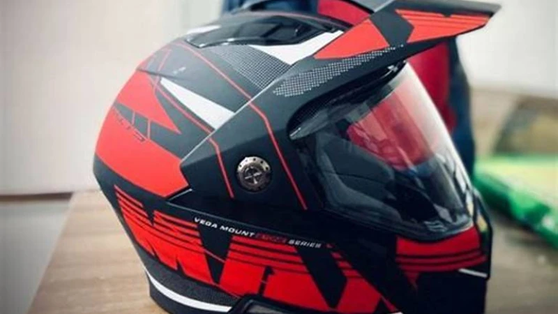 দেশেই মোটরসাইকেলের হেলমেট তৈরি হচ্ছে