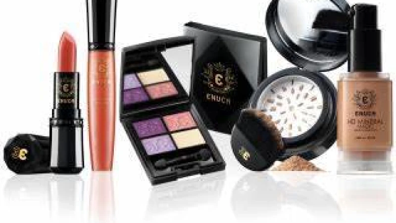 গরমে প্রসাধনী ভালো রাখতে আলাদা যত্নের দরকার