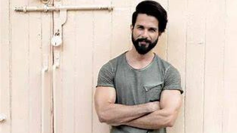 ১৯ কোটি টাকা পারিশ্রমিক কেন কমালেন শহীদ কাপুর