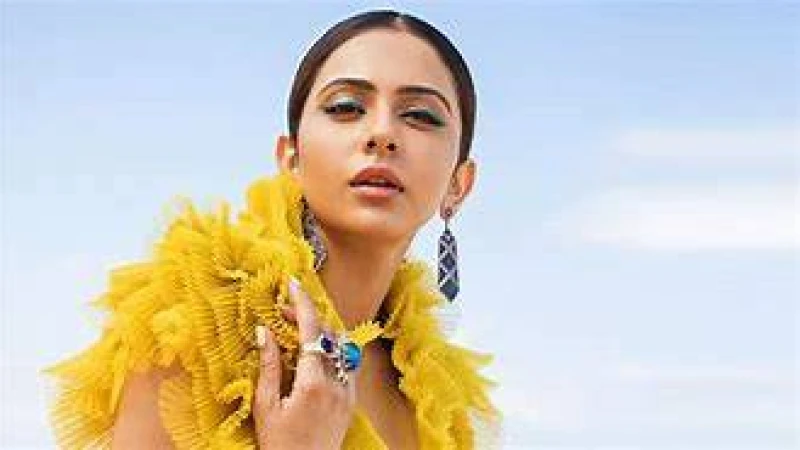 ১৪ ঘণ্টা পানির নিচে ছিলেন এক দৃশ্যের জন্য রাকুল প্রীত সিং