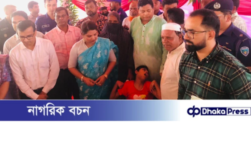 পটিয়ায় কুসুমপুরা ইউপিতে নাগরিক সেবার গণশুনানিতে চট্টগ্রাম জেলা প্রশাসক ফরিদা খানম