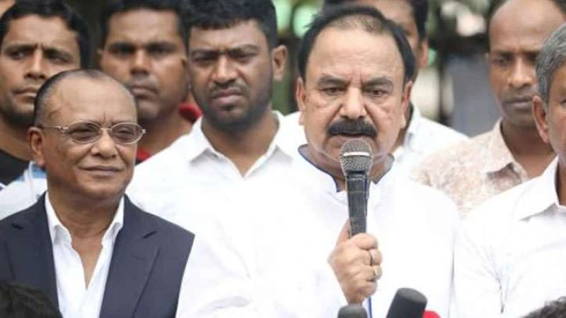 ৬৯ হাজার কোটি টাকা ব্যাংক থেকে দেশের বাইরে চলে গেছে