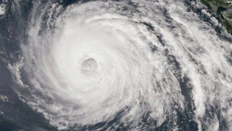 প্রবল শক্তি নিয়ে ধেয়ে আসছে ঘূর্ণিঝড় ‘বিপর্যয়’