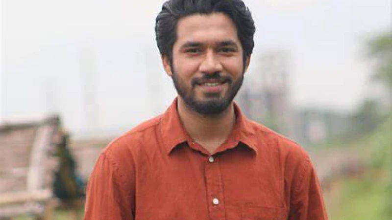 হাতকড়ায় আটকে যান গভীর রাতে অভিনেতা খায়রুল বাসার