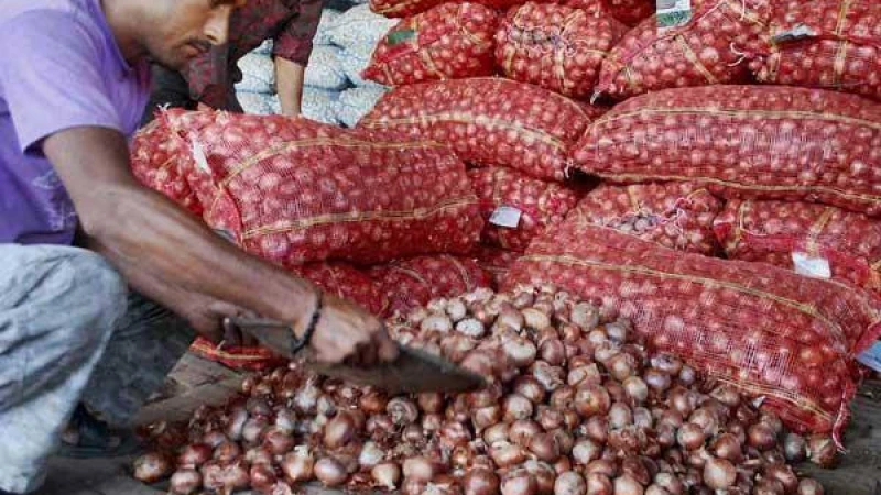 দেশে পেঁয়াজ আমদানি আখাউড়া স্থলবন্দর দিয়ে