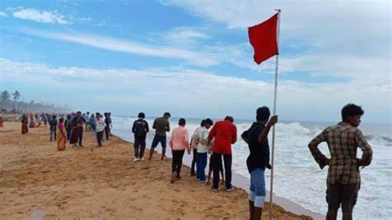 সতর্কতা জারি ভারত ও পাকিস্তানের উপকূলীয় অঞ্চলে