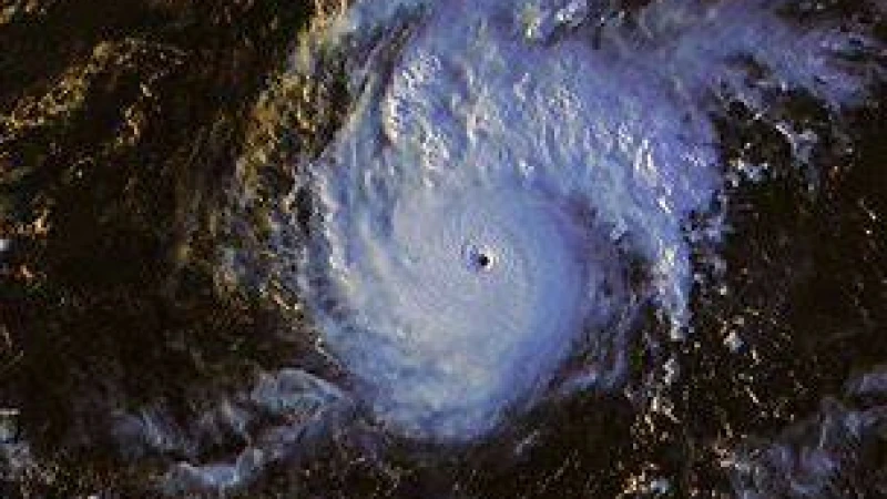 আজ সন্ধ্যায় ভারতের কুচ জেলায় আঘাত হানবে ঘূর্ণিঝড় ‘বিপর্যয়’