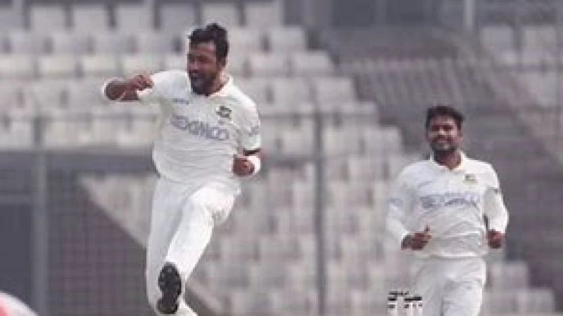 দিনের শুরুতেই সাফল্য টাইগারদের