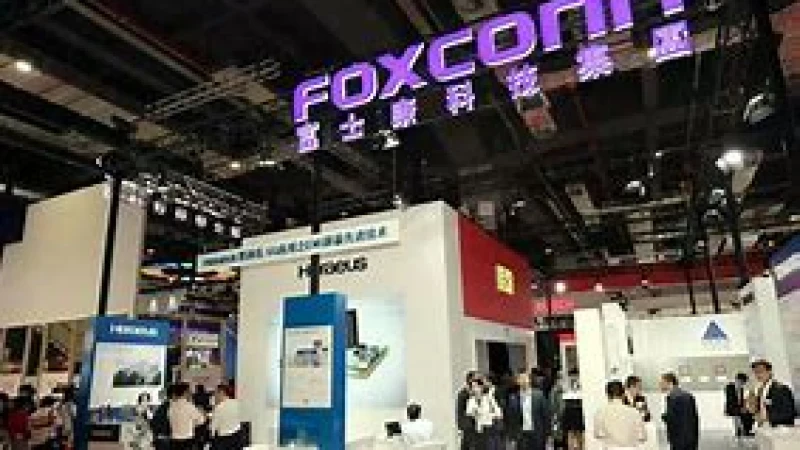 যুক্তরাষ্ট্র-চীনের বিবাদের বলি ফক্সকন