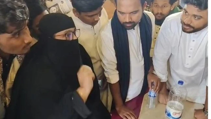 ভোট দেব কেমনে? — এনসিপির গণসংযোগে জুলাই শহীদের মায়ের প্রশ্নে চট্টগ্রাম–৮ এ প্রার্থী বিতর্ক স্পষ্ট