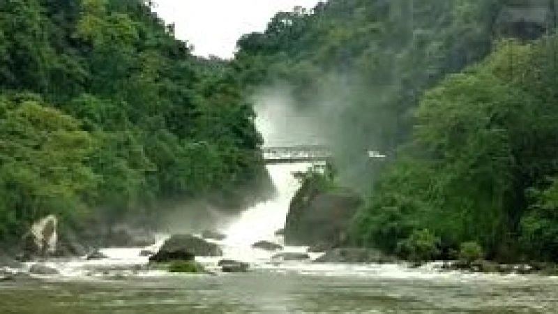 যেসব জায়গায় বেড়াতে যাবেন বর্ষায়