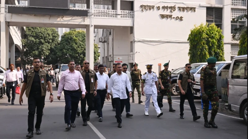 সচিবালয়ে বিভিন্ন মন্ত্রণালয় পরিদর্শন প্রধানমন্ত্রীর