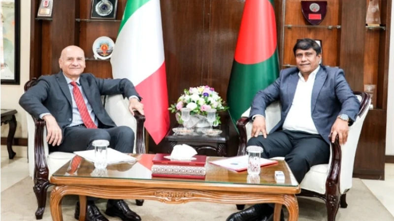 প্রধানমন্ত্রীর প্রতিরক্ষা উপদেষ্টার সঙ্গে ইতালির রাষ্ট্রদূতের সৌজন্য সাক্ষাৎ