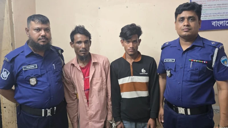 মুরাদনগরের শ্রীকাইলে বাড়ি থেকেই ইয়াবা কারবার, গ্রেফতার ২