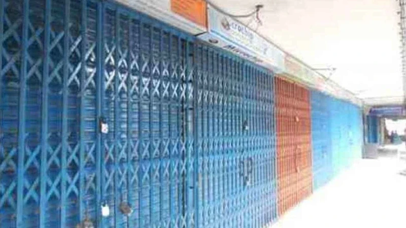 রাত ৮টার মধ্যে দোকান-শপিংমল বন্ধের সিদ্ধান্ত