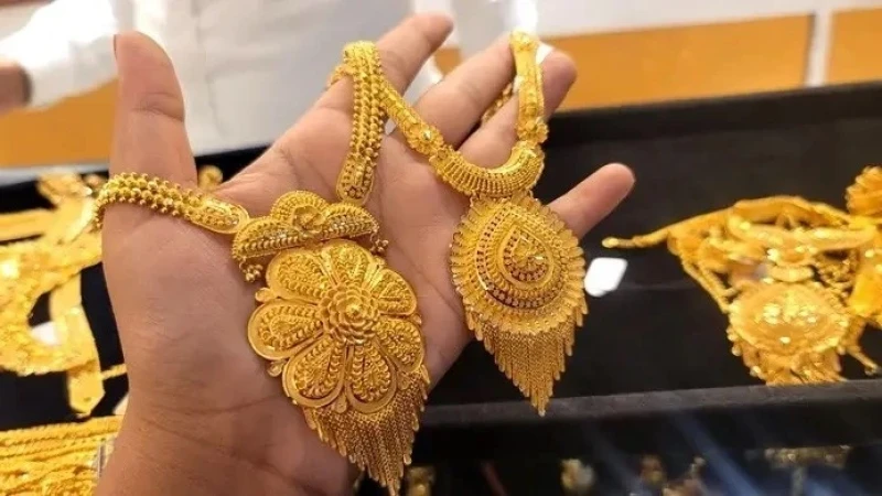 বিশ্ববাজারে হঠাৎ সোনার দামে বড় পতন