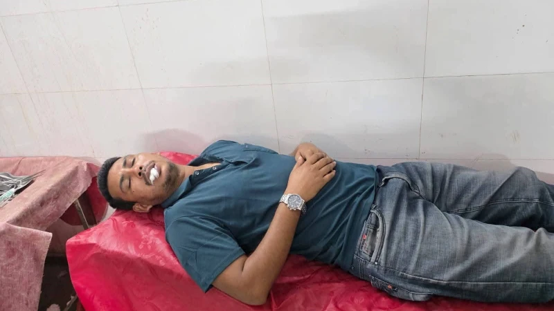 চারঘাটে সংবাদ প্রকাশের জেরে সাংবাদিককে মারধর, বিএনপি নেতাকর্মীদের বিরুদ্ধে অভিযোগ