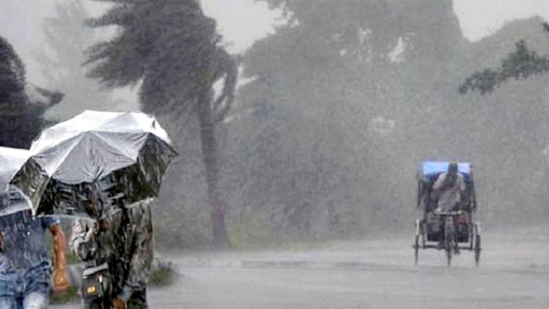 দুপুরের মধ্যে যে অঞ্চলে ৬০ কিমি বেগে ঝড়ের পূর্বাভাস