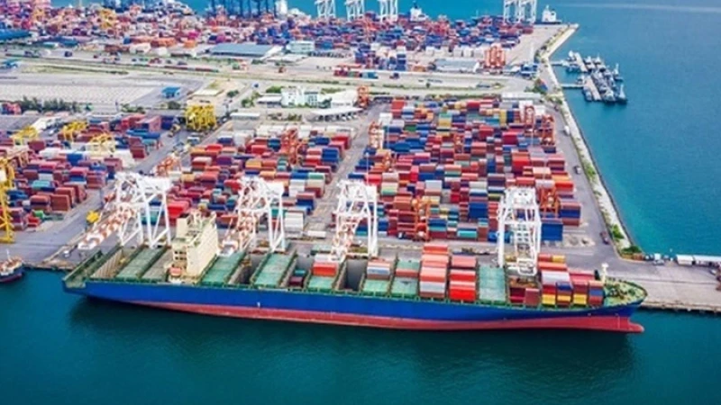 দেশে পৌঁছেছে চারটি জ্বালানি পণ্যবাহী জাহাজ