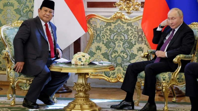 পুতিনের সঙ্গে জ্বালানি বিষয়ে বৈঠক করতে ইন্দোনেশিয়ার প্রেসিডেন্ট রাশিয়া যাচ্ছেন