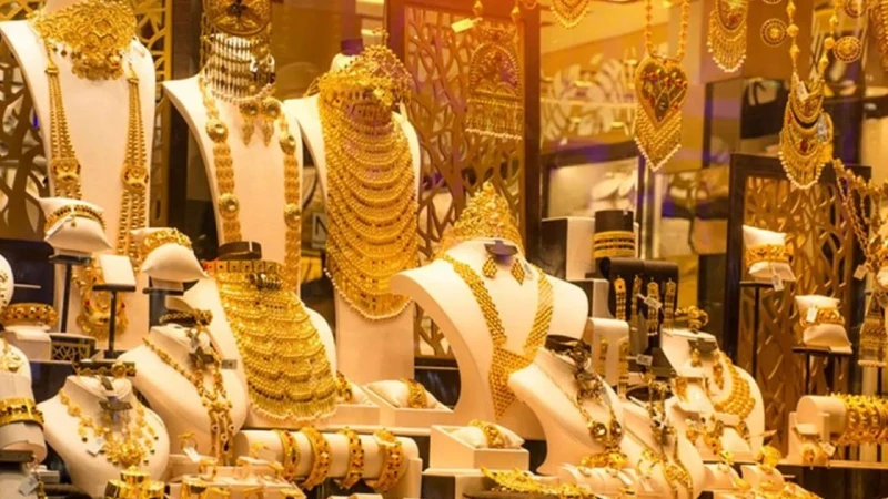 বিশ্ববাজারে কমেছে স্বর্ণের দাম, দেশে ভরি কত?