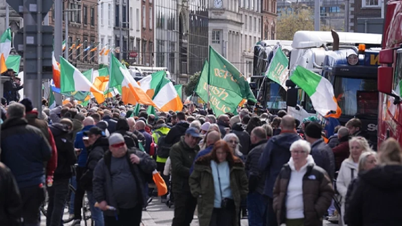 অনাস্থা ভোটে টিকে গেল আয়ারল্যান্ড সরকার