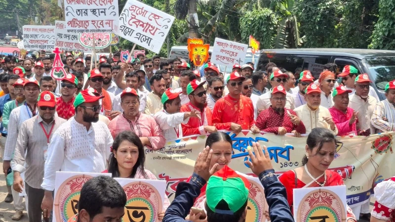 পটিয়ায় বর্ষবরণে জনস্রোত, বর্ণাঢ্য আয়োজনে নববর্ষ উদযাপন