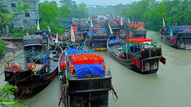 আজ থেকে সাগরে ৫৮ দিনের মাছ ধরায় নিষেধাজ্ঞা