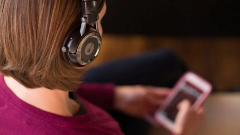 নিয়মিত হেডফোন ব্যবহারে ক্ষতি