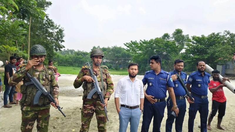 কৃষি জমির টপ সয়েল রক্ষায় যৌথ বাহিনীর অভিযান, একাধিক ড্রেজার অপসারণ