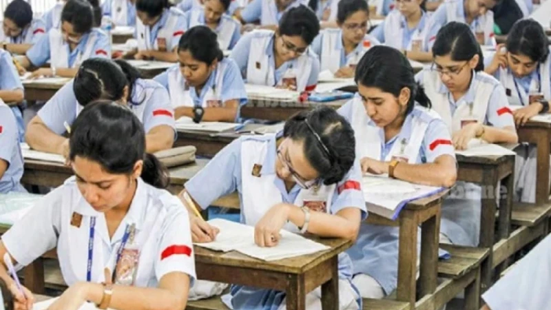 এসএসসি ও সমমান পরীক্ষায় বসছে সাড়ে ১৮ লাখ শিক্ষার্থী; কেন্দ্রসচিবদের একগুচ্ছ নির্দেশনা