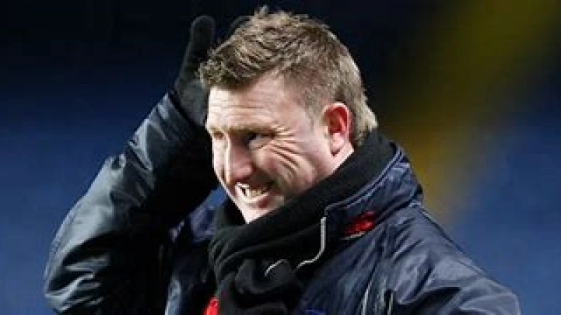 বাফুফে ছাড়ছেন পল স্মলি