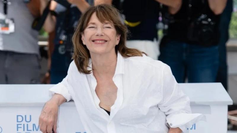 মারা গেছেন গায়িকা-অভিনেত্রী জেন বারকিন