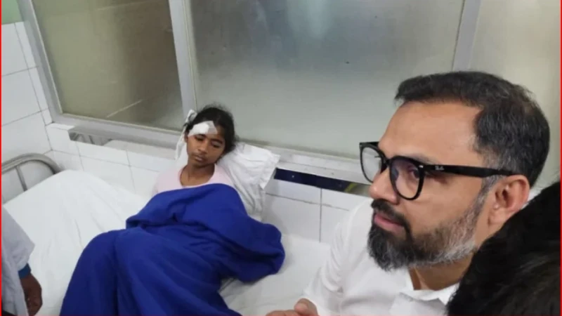 দুর্ঘটনায় আহত ‘নতুন কুঁড়ি’র ফুটবলার, চিকিৎসার দায়িত্ব নিলেন ক্রীড়া প্রতিমন্ত্রী