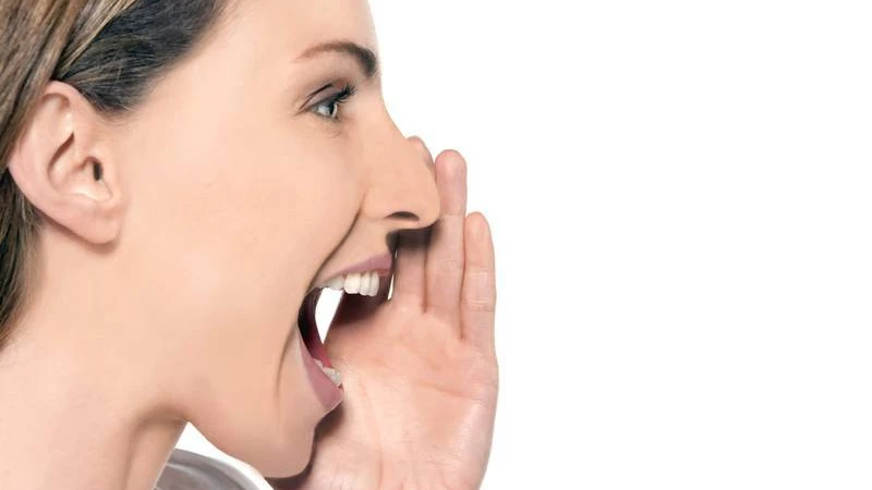 বয়সের সঙ্গে সঙ্গে কণ্ঠস্বর বদলায় কেন