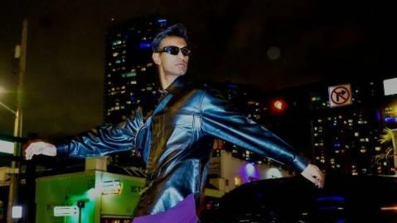 ‘বার্বি’ সিনেমার প্রিমিয়ারে অংশ নিতে ঢাকায় এসেছেন হলিউড অভিনেতা রমজান মিয়া