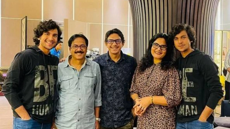 আবার সাত বছর পর মঞ্চনাটক নিয়ে অস্ট্রেলিয়া