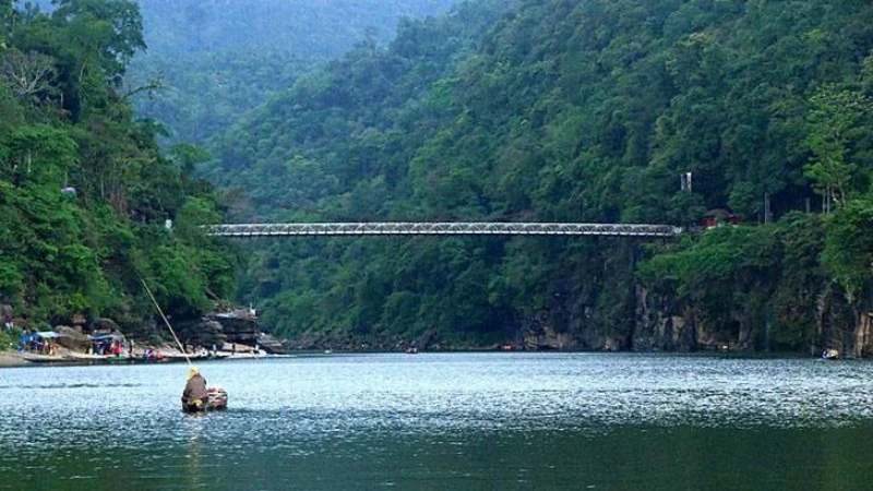 জাফলং ভ্রমনের এখনই সময়