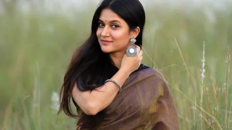 বাজে মন্তব্য নিয়ে মাথা ঘামান না মিথিলা